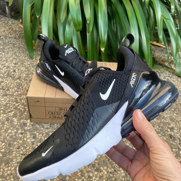 Nike Air Max 270 - Picture 4 of 5
